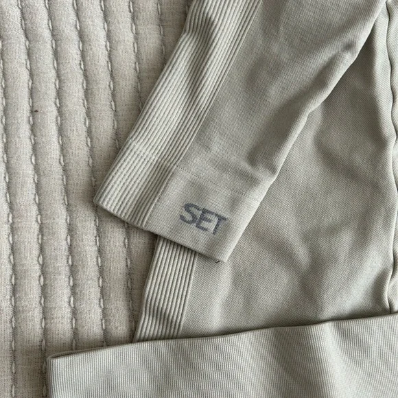 cream SET active leggings - Picture 2 of 4